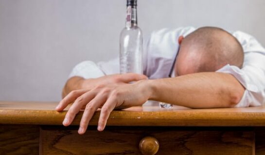 Behauptung jemand sei Alkoholiker strafbar?