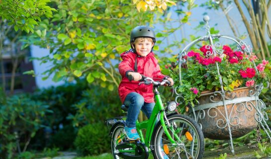 Fahrzeugbeschädigung durch 8 1/2jähries Kind bei Fahrradfahren auf Campingplatz – Haftung der Eltern