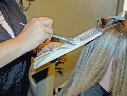 Missglückte Haarfärbung beim Friseur - Schadensersatz?