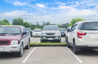 Unterlassung des Parkens auf einem Kundenparkplatz - Halterhaftung