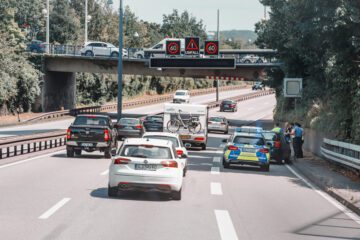 Verkehrsunfall bei nicht abgeschlossenem Spurwechsel auf der Autobahn