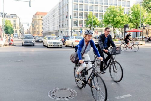 Radfahrer-Kollision: Haftungsfragen bei Abbiegeunfällen